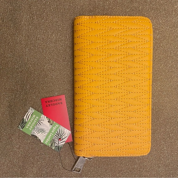 Badgley Mischka vegan leather wallet retail $49 - Picture 2 of 5